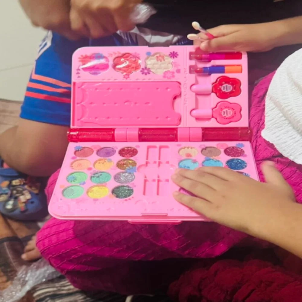 Kids Makeup-Themed Kit With Mirror and Storage Case